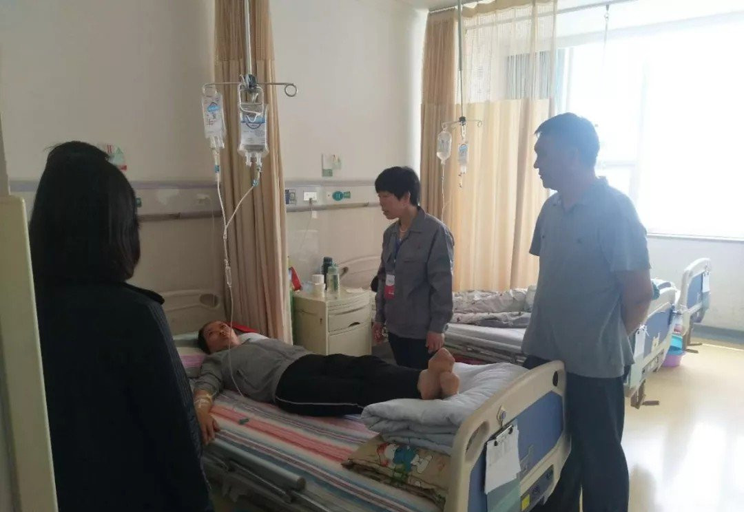美廚公司工會(huì)、愛(ài)心基金會(huì)聯(lián)合湖濱鎮(zhèn)總工會(huì)走(圖1)