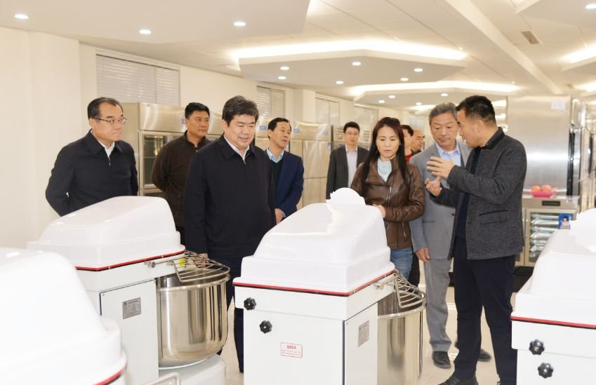 市委常委、統(tǒng)戰(zhàn)部部長李家良陪同客人到濱州市(圖4)